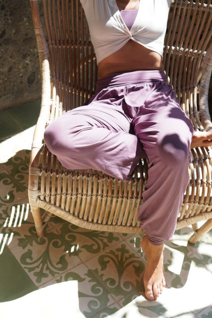 bali-aubergine-pantalon-yoga-nest yoga-nest-boutique-en-ligne