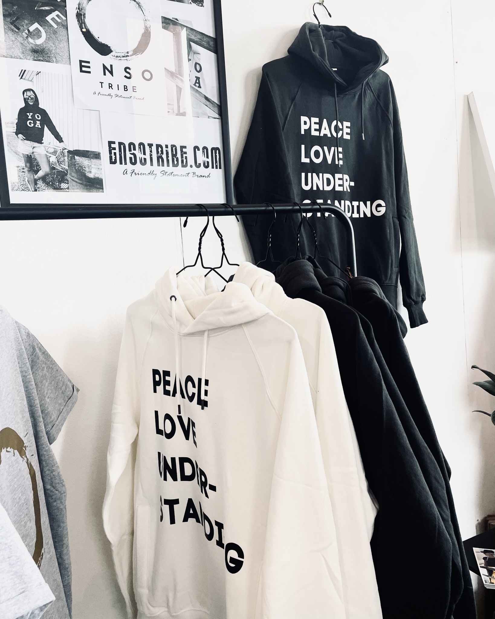 hoodie-peace-enso-tribe-black-white