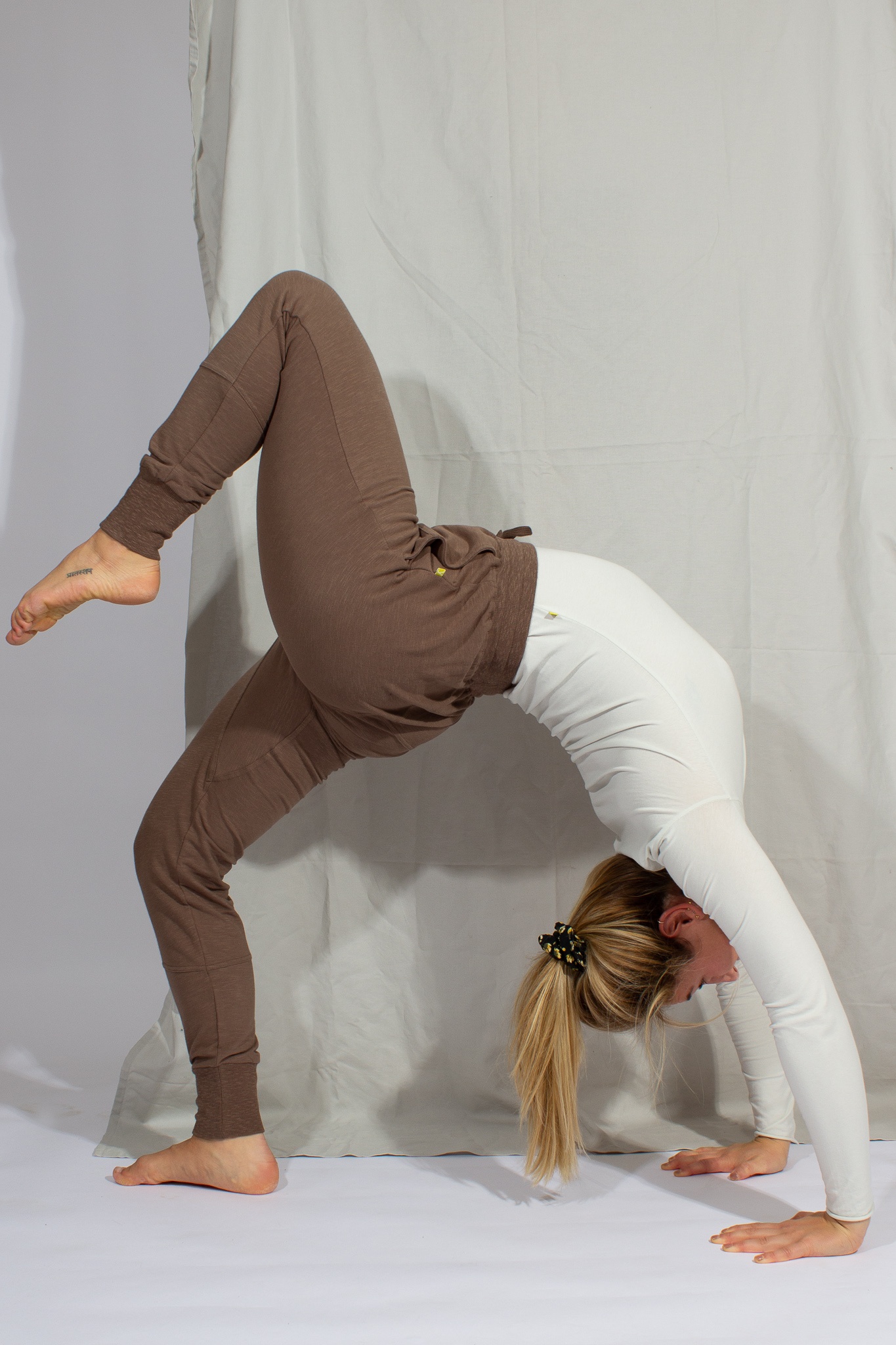 Mudra Pants Earth 6